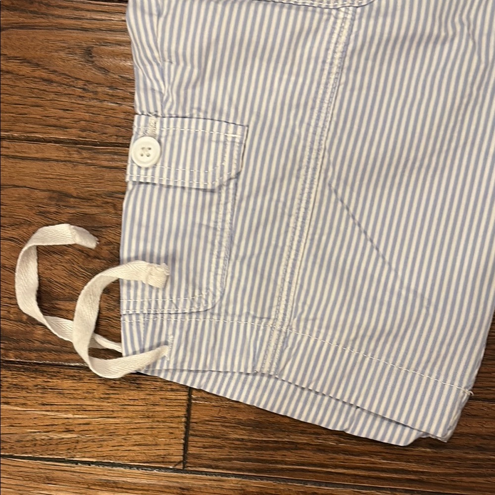 St. John's Bay Blue and White Cargo Shorts for Casual Comfort - Picture 3 of 9